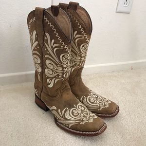 Corral Circle G Embroidered Square Toe Boots